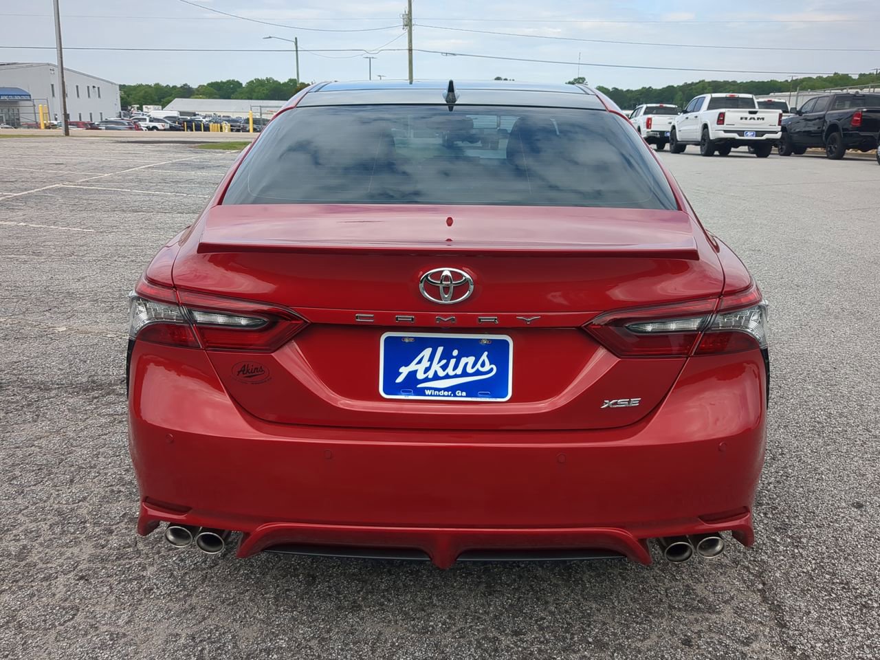 Used 2022 Toyota Camry XSE FWD image 4