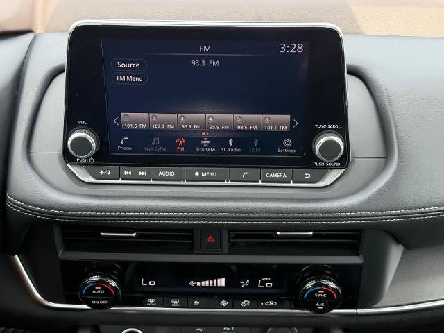 Used 2023 Nissan Rogue SV AWD/4WD image 18