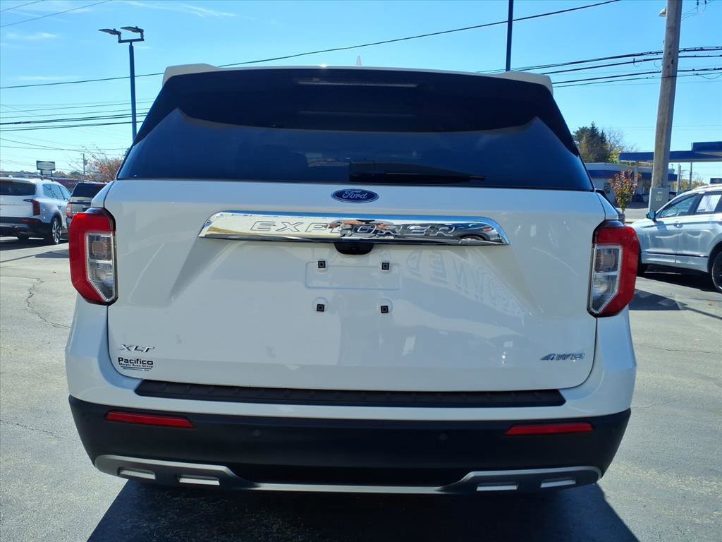 Certified 2022 Ford Explorer XLT w/ Equipment Group 202A image 4