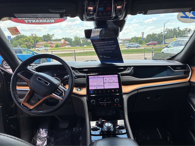 Used 2022 Jeep Grand Cherokee Summit AWD/4WD image 22
