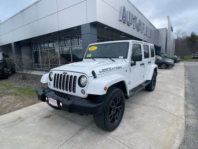 Used 2017 Jeep Wrangler Unlimited Sahara AWD/4WD image 4