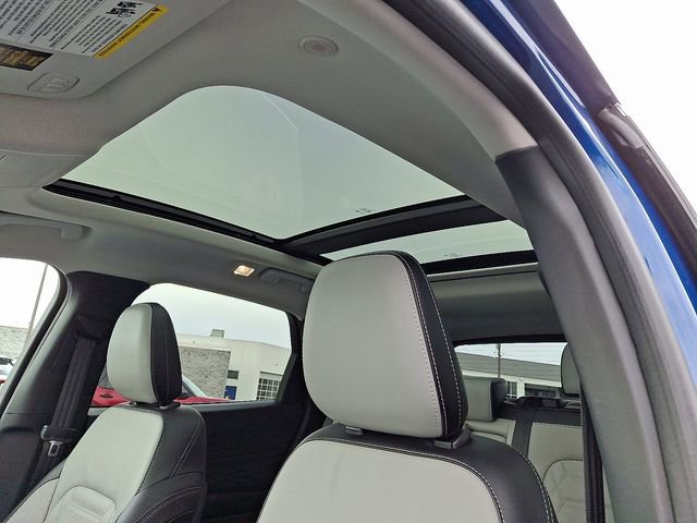 Certified 2023 Ford Escape Platinum w/ Premium Technology Package image 14