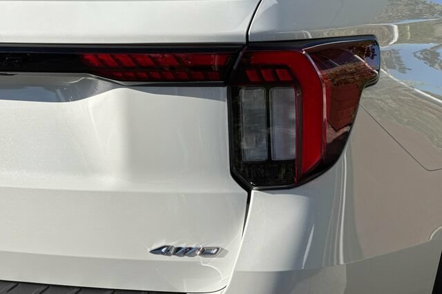 Certified 2025 Ford Explorer ST-Line w/ Premium Package AWD/4WD image 28