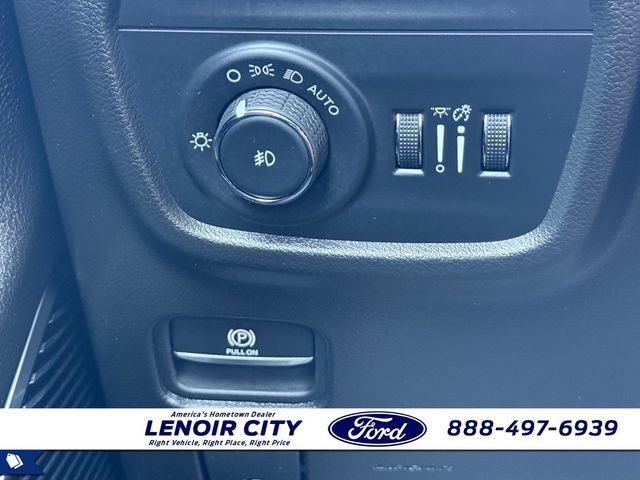 Used 2024 Jeep Grand Cherokee Overland w/ Luxury Tech Group IV AWD/4WD image 19