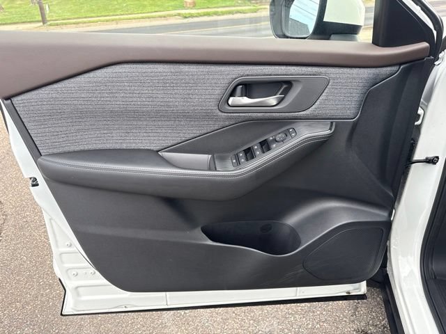 Used 2023 Nissan Rogue SV AWD/4WD image 14