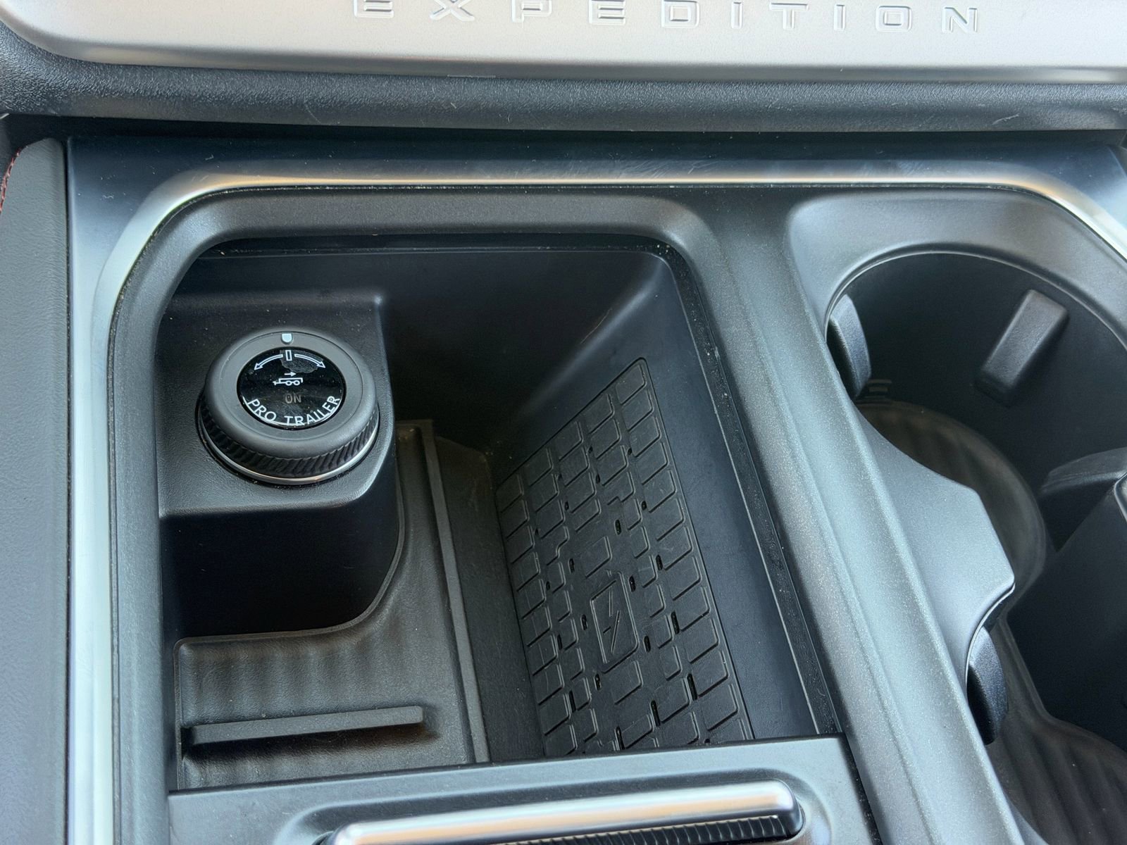 Certified 2025 Ford Expedition Active AWD/4WD image 29