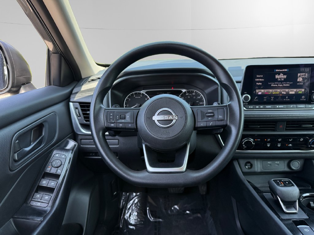 Used 2024 Nissan Rogue S FWD image 12