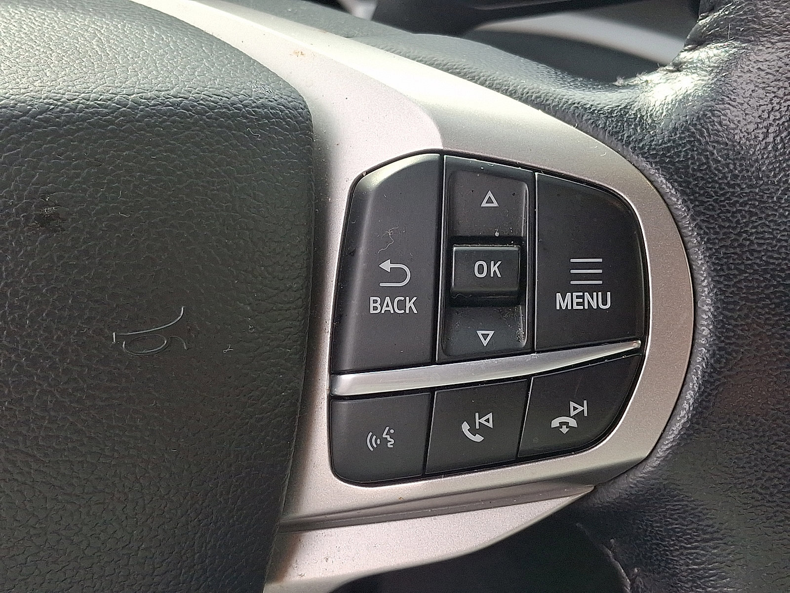 Certified 2022 Ford Explorer XLT w/ Class IV Trailer Tow Package image 21