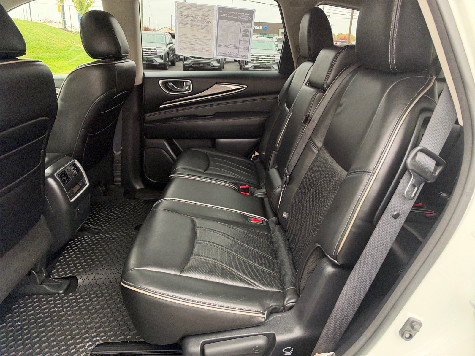 Used 2017 INFINITI QX60 Luxe w/ Premium Plus Package AWD/4WD image 9