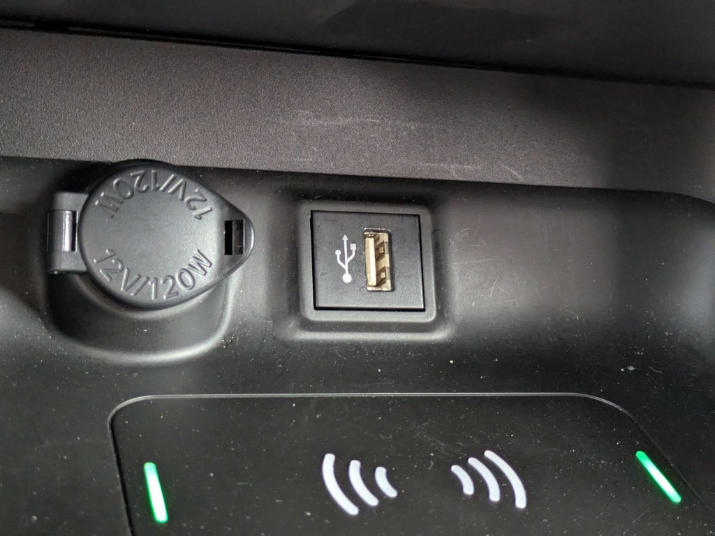 Used 2024 Toyota RAV4 LE FWD image 21