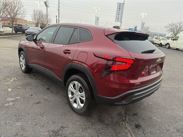 Used 2024 Chevrolet Trax LS image 2