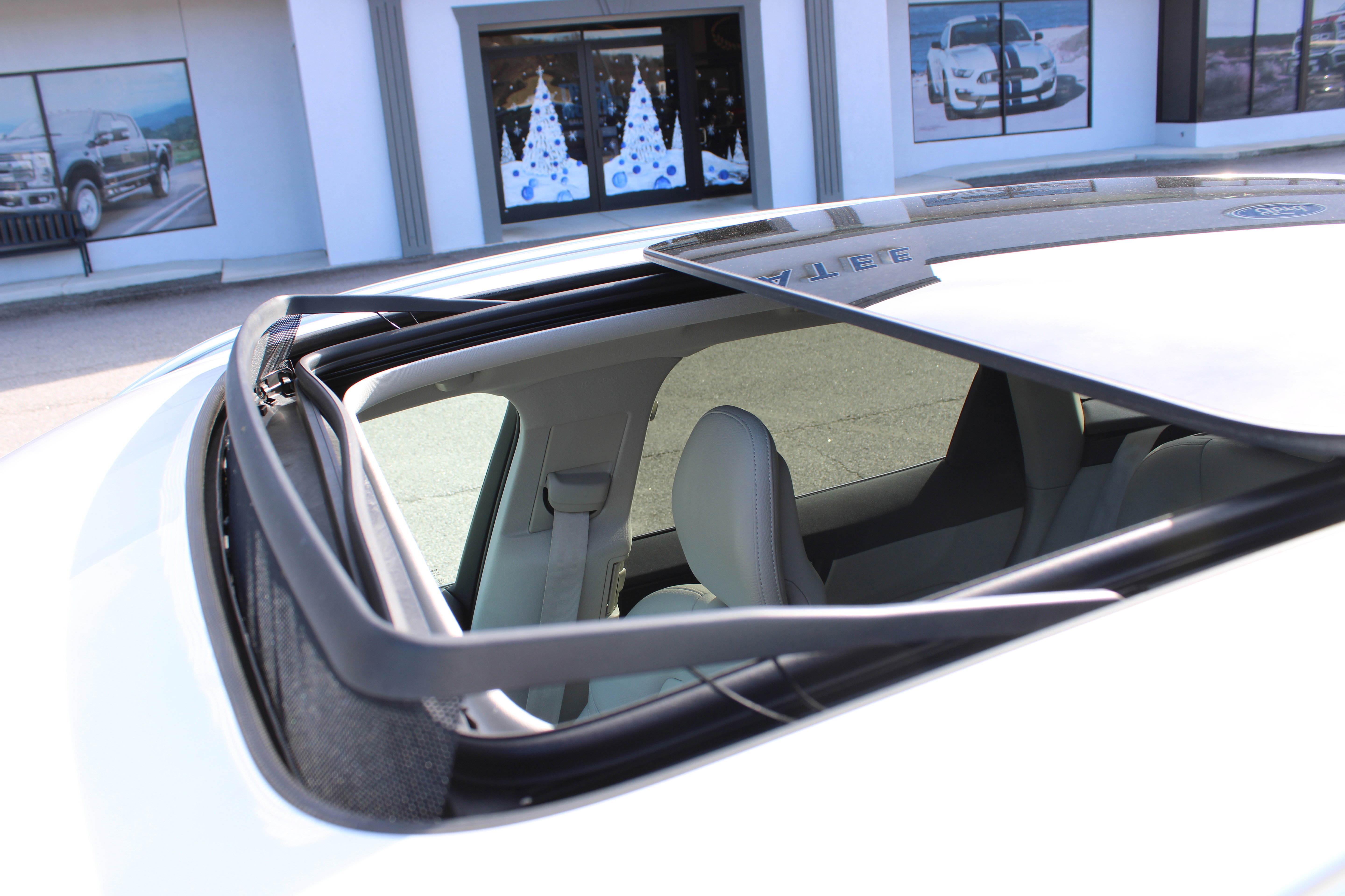 Used 2018 Volvo XC60 T6 Momentum w/ Protection Package Premier image 24