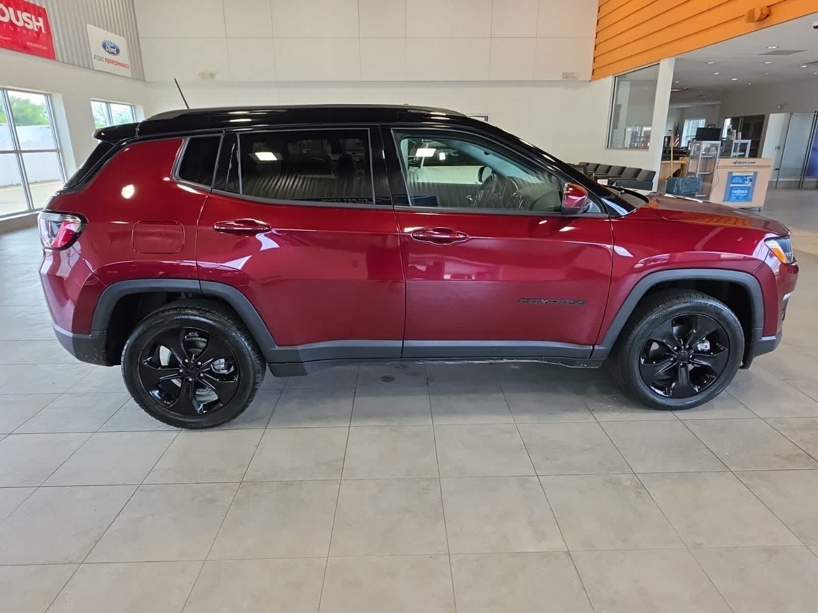 Used 2021 Jeep Compass Latitude w/ Sun and Sound Group AWD/4WD image 6
