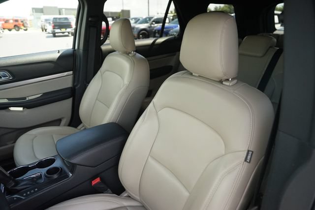 Certified 2019 Ford Explorer XLT w/ Equipment Group 202A FWD image 10