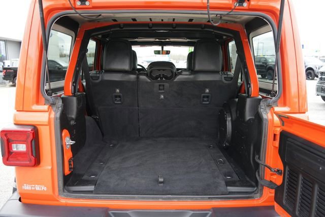 Used 2019 Jeep Wrangler Unlimited Sahara w/ Quick Order Package 24M Moab image 7