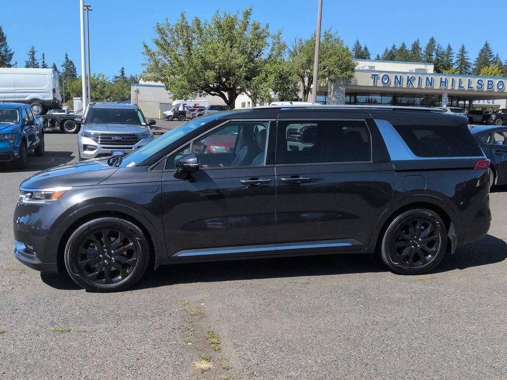 Used 2024 Kia Carnival SX Prestige FWD image 2