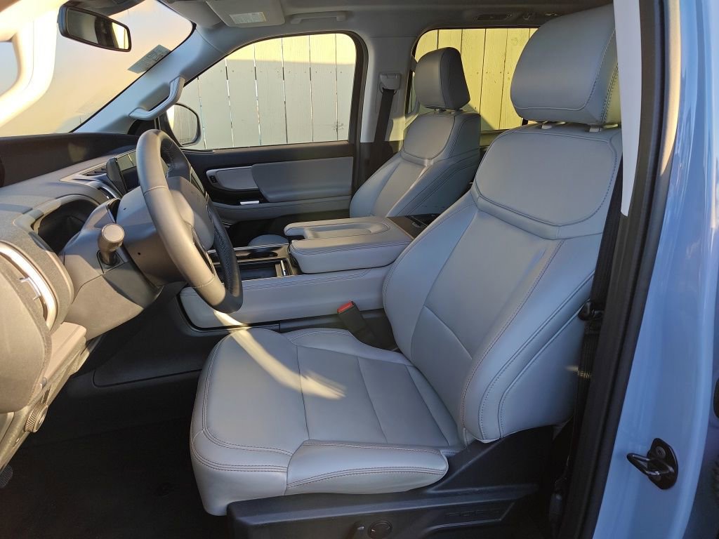 Certified 2025 Ford Expedition Active image 7