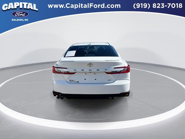 Used 2025 Toyota Camry SE image 5