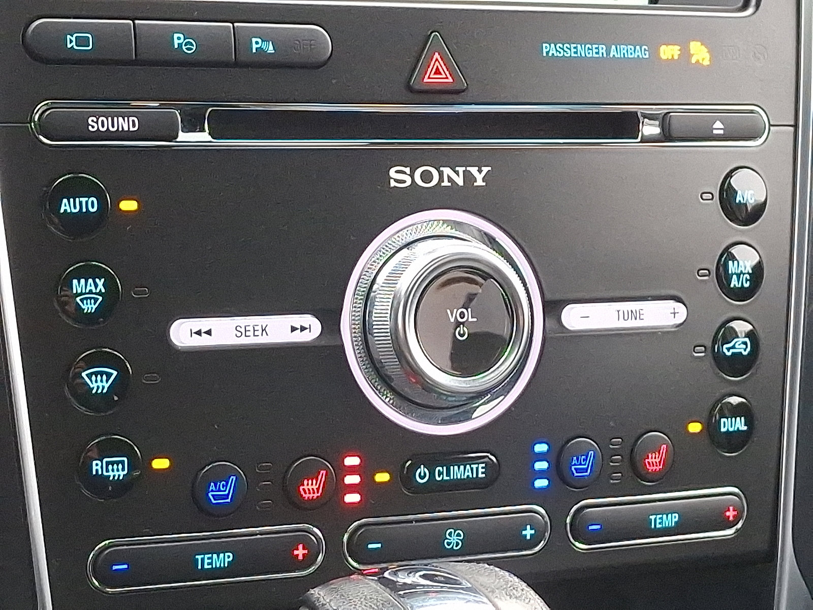 Certified 2018 Ford Explorer Limited w/ Equipment Group 301A image 17