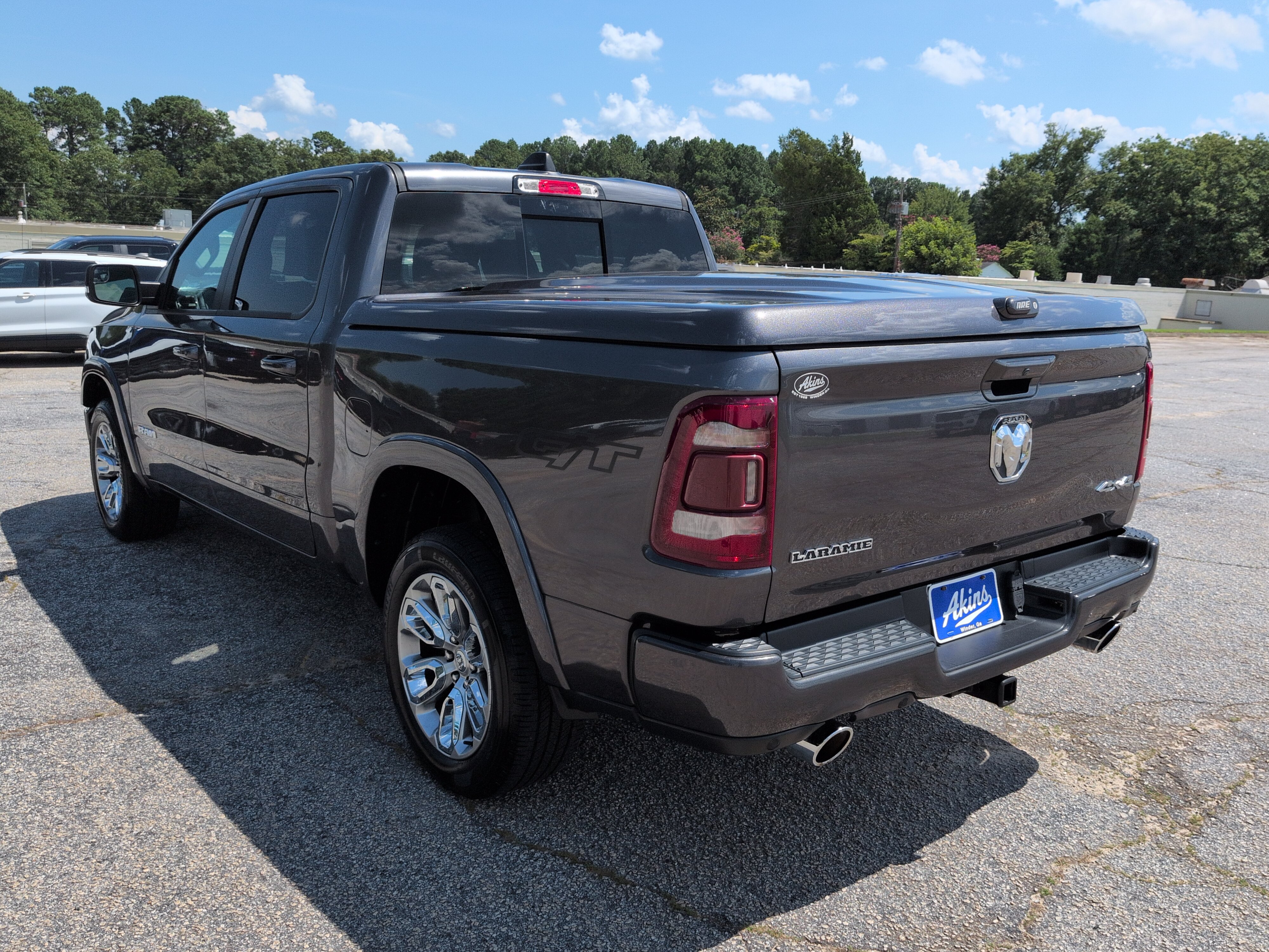 Used 2022 RAM 1500 Laramie AWD/4WD image 5