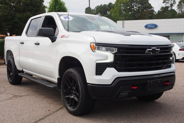 Used 2024 Chevrolet Silverado 1500 LT Trail Boss w/ Convenience Package II image 7