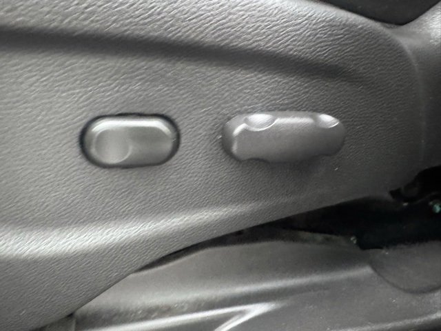 Used 2019 Buick Encore Sport Touring w/ Safety Package image 28