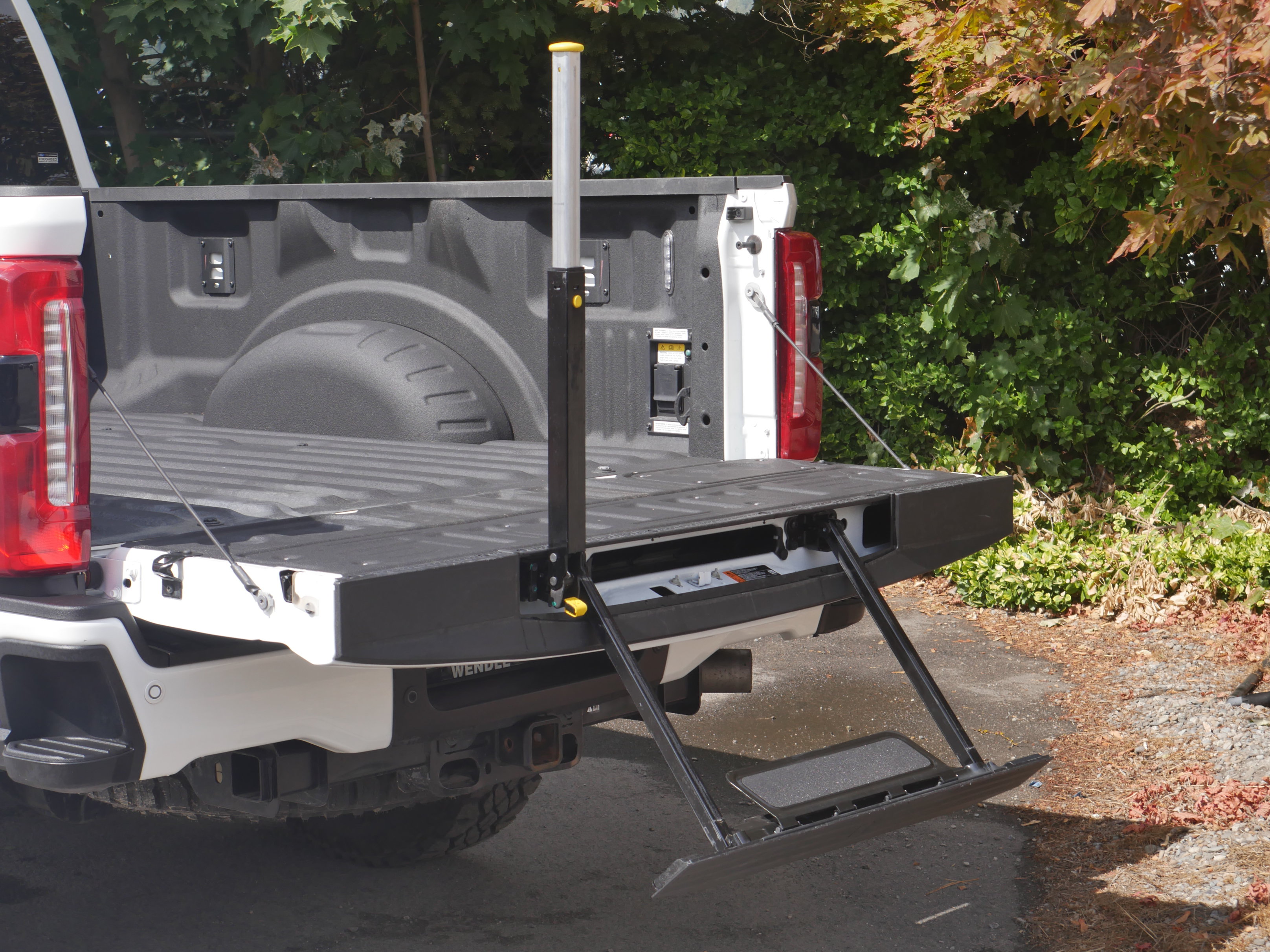 Certified 2024 Ford F350 Lariat w/ Lariat Ultimate Package AWD/4WD image 25