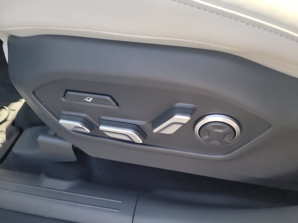 Used 2025 Hyundai Santa Fe Calligraphy FWD image 18