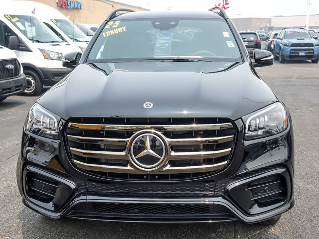 Used 2025 Mercedes-Benz GLS 580 4MATIC image 4