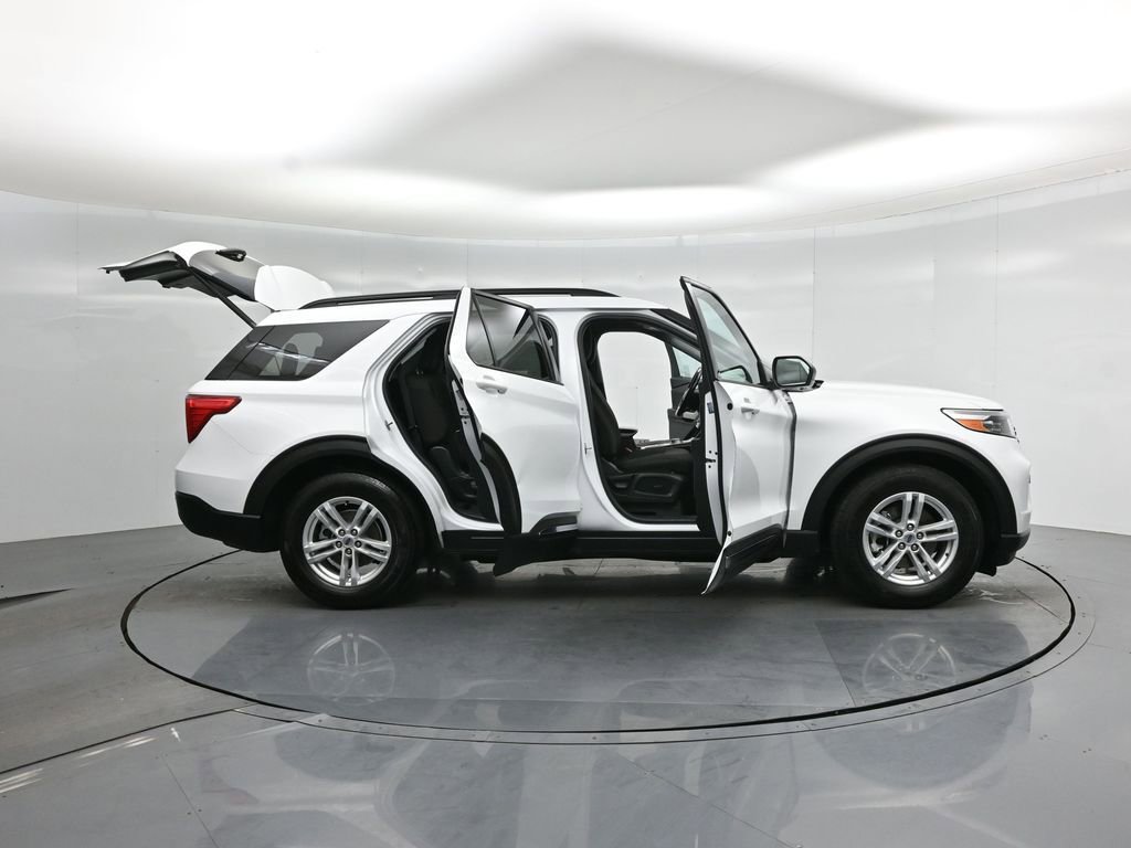 Certified 2021 Ford Explorer XLT RWD image 5