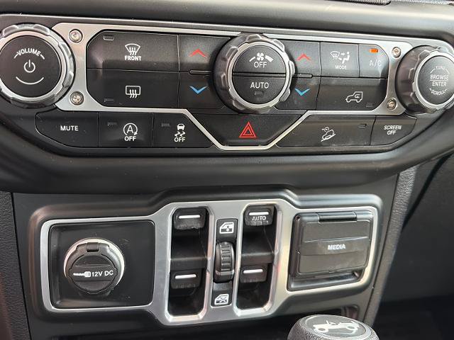 Used 2018 Jeep Wrangler Unlimited Sahara AWD/4WD image 13