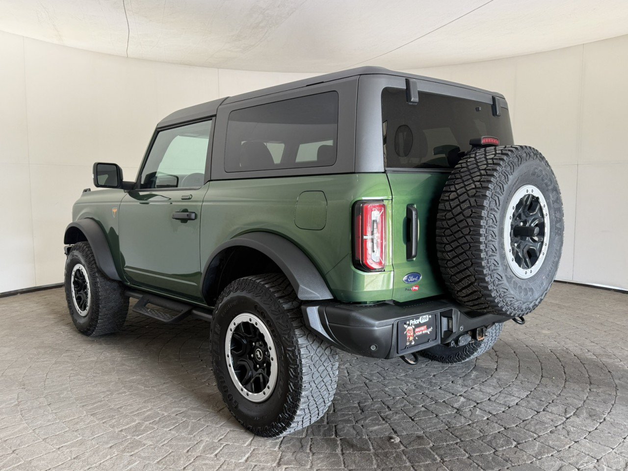 Certified 2023 Ford Bronco Badlands w/ Sasquatch Package AWD/4WD image 5