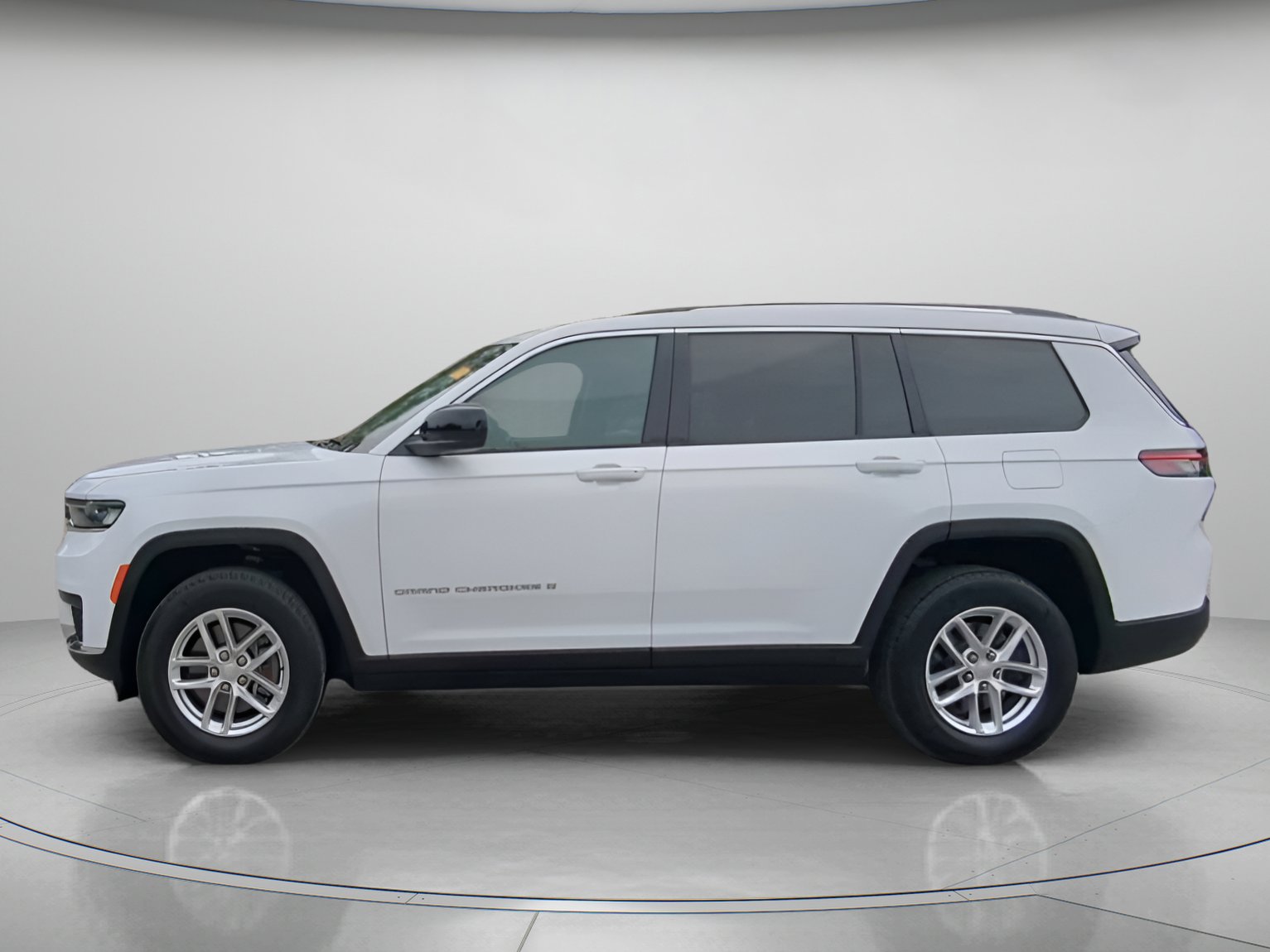 Used 2024 Jeep Grand Cherokee L Laredo AWD/4WD image 16