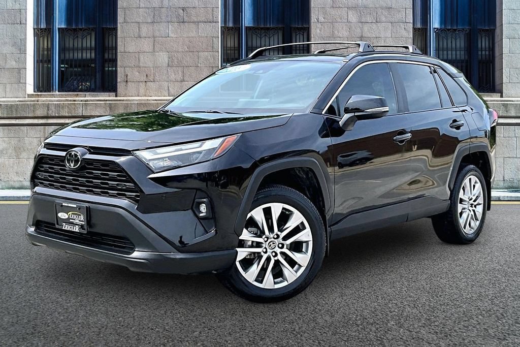 Used 2023 Toyota RAV4 XLE Premium FWD image 2