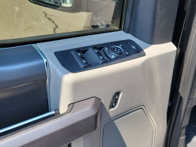 Certified 2018 Ford F250 XLT w/ XLT Premium Package AWD/4WD image 19