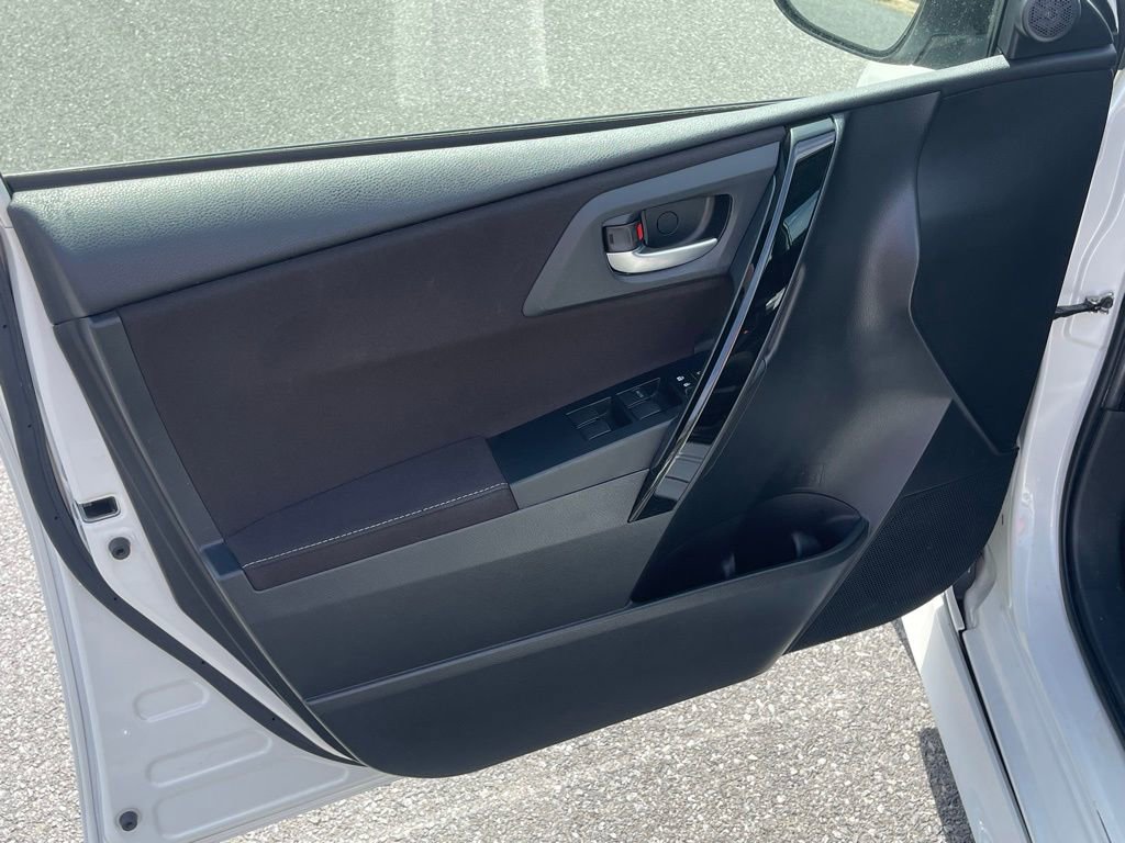 Used 2018 Toyota Corolla iM image 23