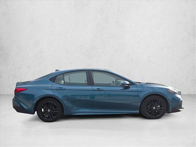 Used 2025 Toyota Camry SE FWD image 4