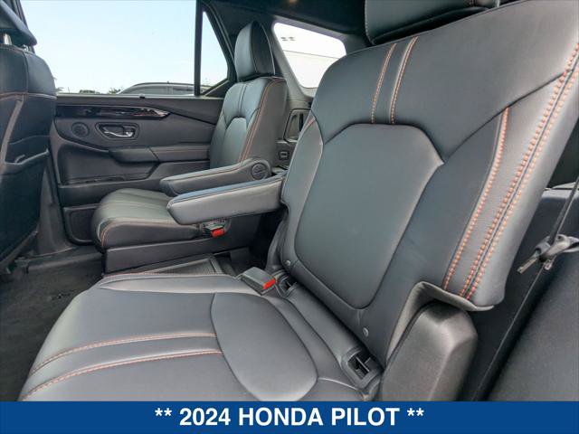 Used 2024 Honda Pilot TrailSport image 19