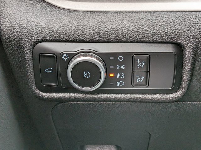 Certified 2023 Ford Explorer XLT w/ Equipment Group 202A AWD/4WD image 19