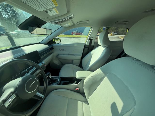 Used 2024 Hyundai Kona SEL FWD image 3