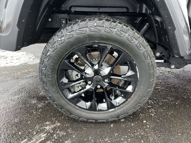 Used 2025 Jeep Gladiator Sport image 10