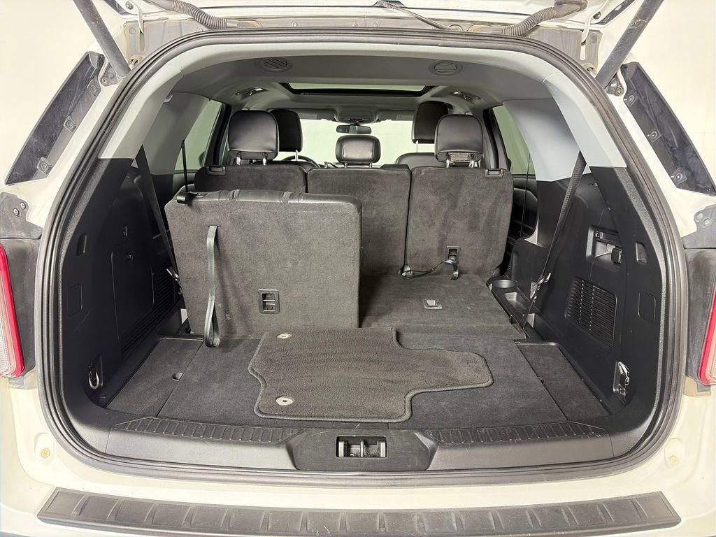 Certified 2024 Ford Explorer XLT w/ Equipment Group 202A image 27