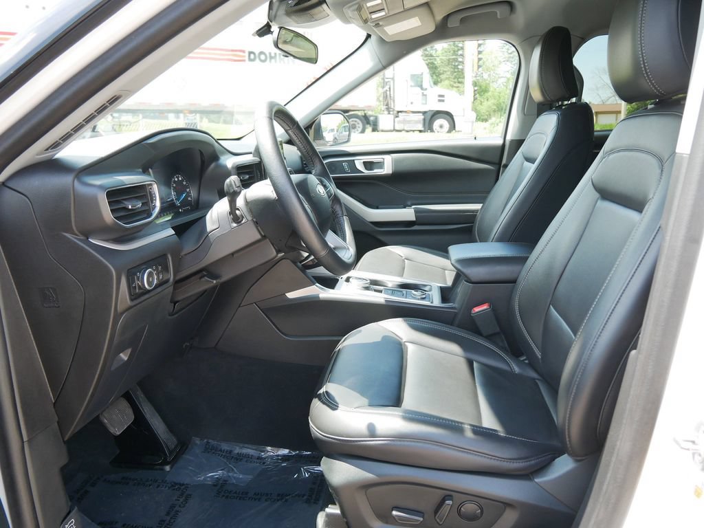 Certified 2024 Ford Explorer XLT AWD/4WD image 9