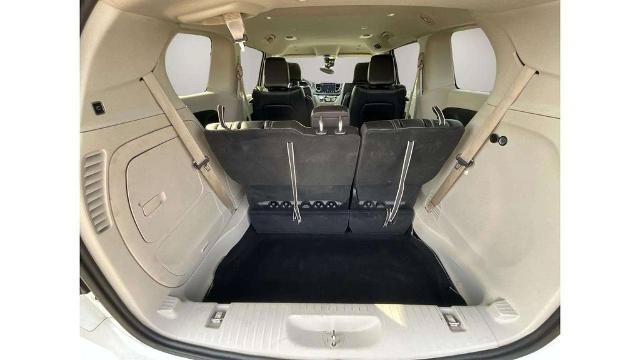 Used 2024 Chrysler Pacifica Limited FWD image 10