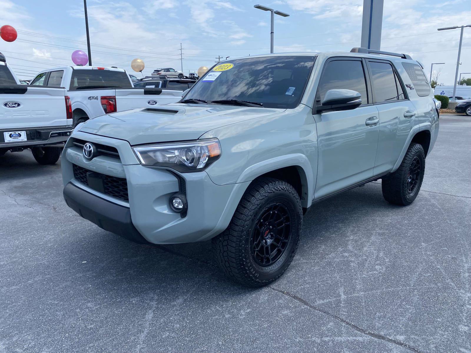 Used 2023 Toyota 4Runner TRD Off-Road Premium w/ Off Road Premium Plus Package AWD/4WD image 3
