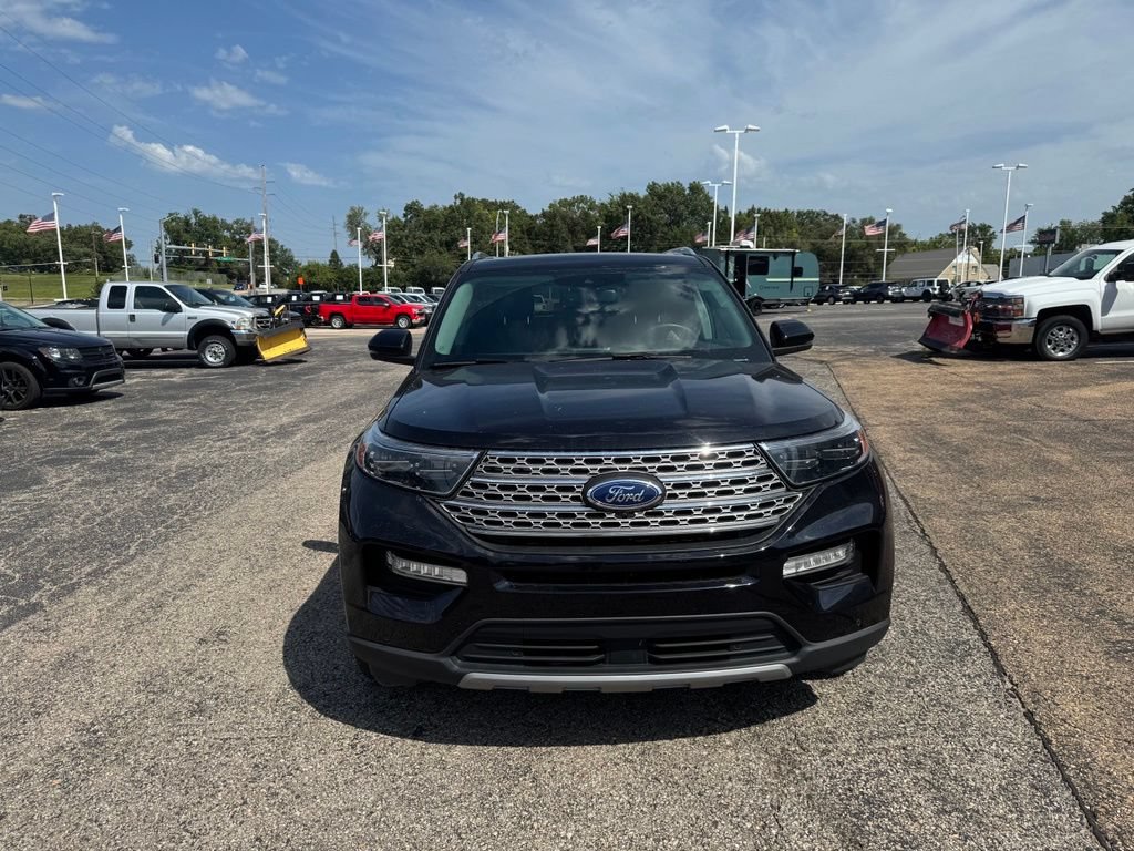 Certified 2023 Ford Explorer Limited w/ Equipment Group 301A AWD/4WD image 2