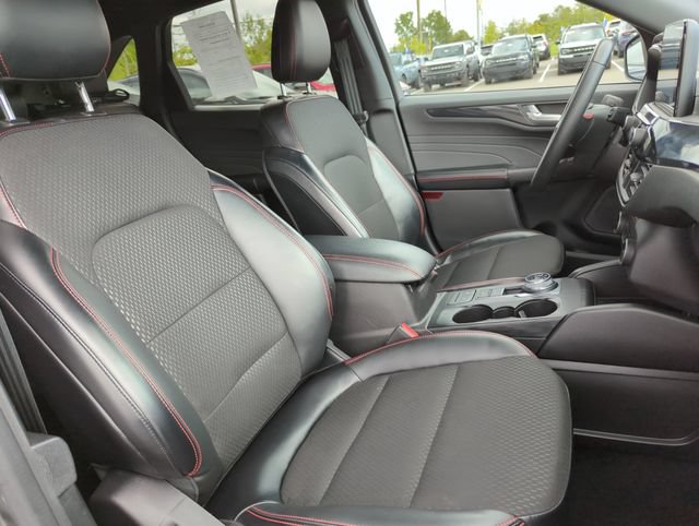 Certified 2025 Ford Escape ST-Line AWD/4WD image 15