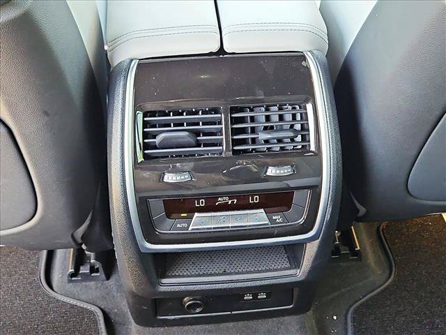 Used 2023 BMW X7 xDrive40i w/ M Sport Package AWD/4WD image 18