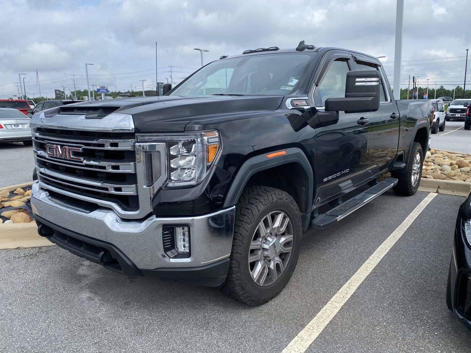 Used 2022 GMC Sierra 2500 SLE w/ SLE Value Package; AWD/4WD image 3