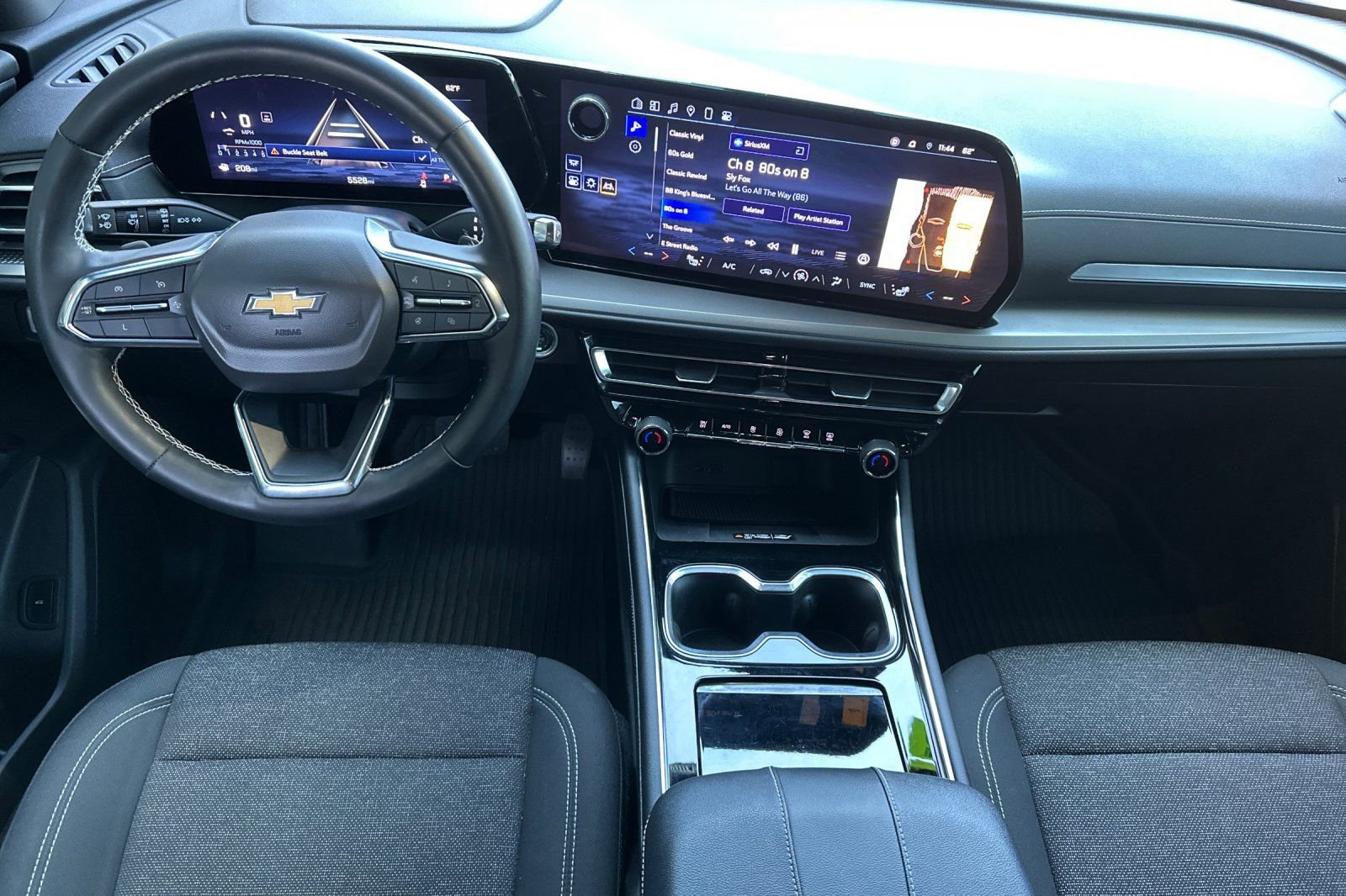 Used 2024 Chevrolet Traverse LT w/ Trailering Package image 16